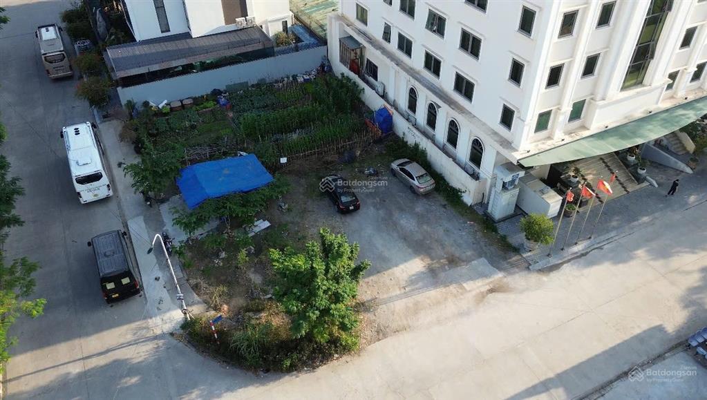 Ô đất góc biệt thự 2 mt, nằm giữa trung tâm. gần chợ hải sản cái dăm. xung quanh nhiều nhà hàng ks