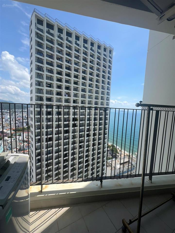 Cho thuê căn hộ gold coast 2pn tầng cao, full nội thất, xách vali ở ngay, nhà đang trống