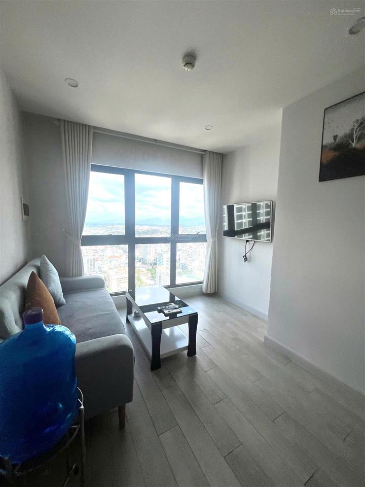 Cho thuê căn hộ gold coast 2pn tầng cao, full nội thất, xách vali ở ngay, nhà đang trống