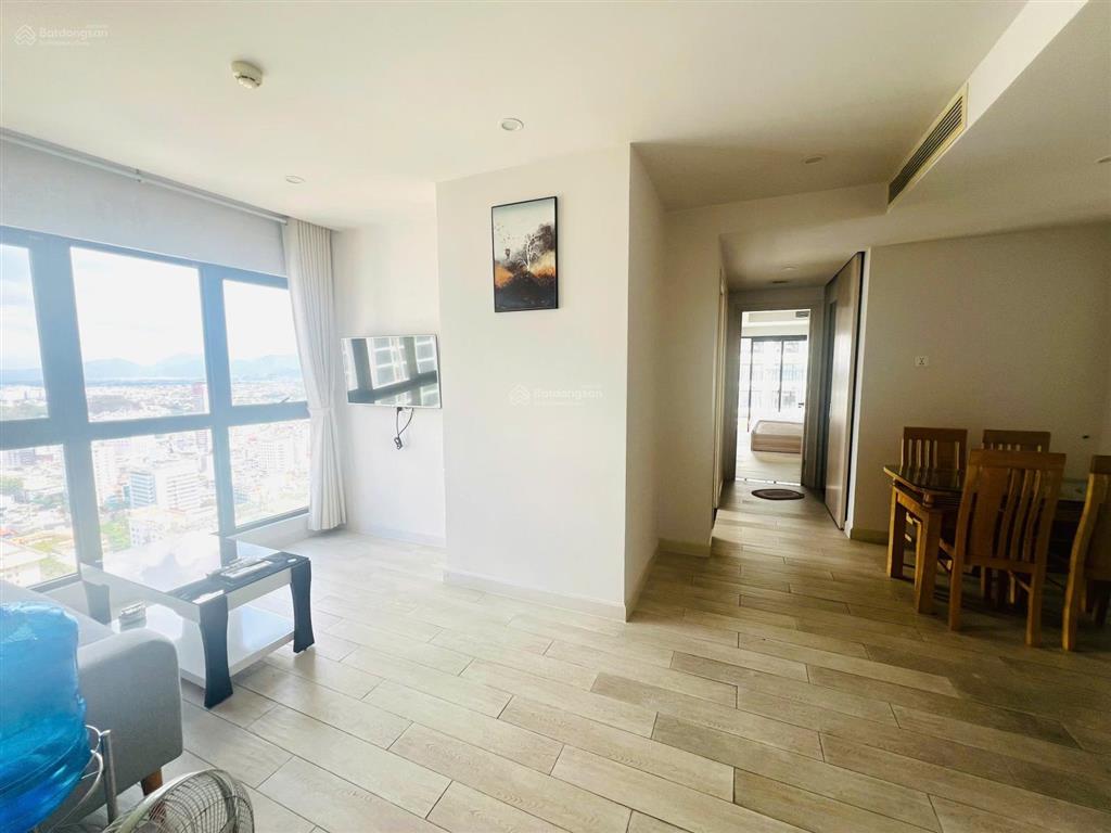Cho thuê căn hộ gold coast 2pn tầng cao, full nội thất, xách vali ở ngay, nhà đang trống