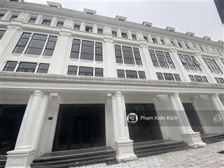 Rẻ nhất tt bán căn louis 8, dt đất 132,5m2, dtxd 600m2, hướng nam, đường trước nhà 24m, 0982 801 ***