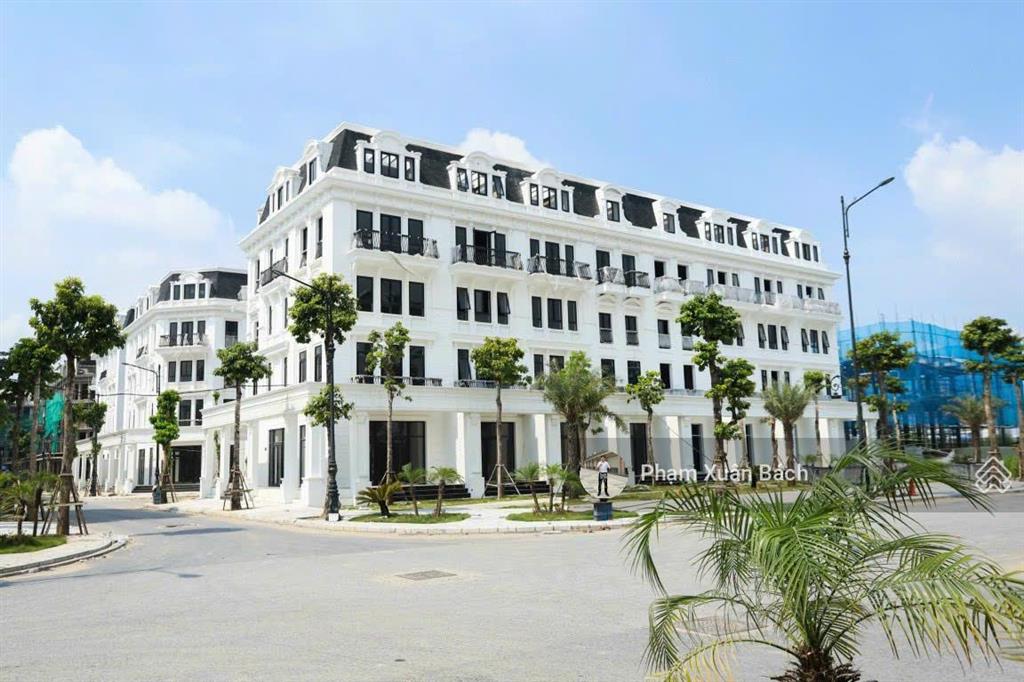 Bán gấp nhà louis city, mặt đường 22m, mặt tiền 10m, giá chỉ 230tr/m2 rẻ hơn nhà mặt ngõ 0982 801 ***