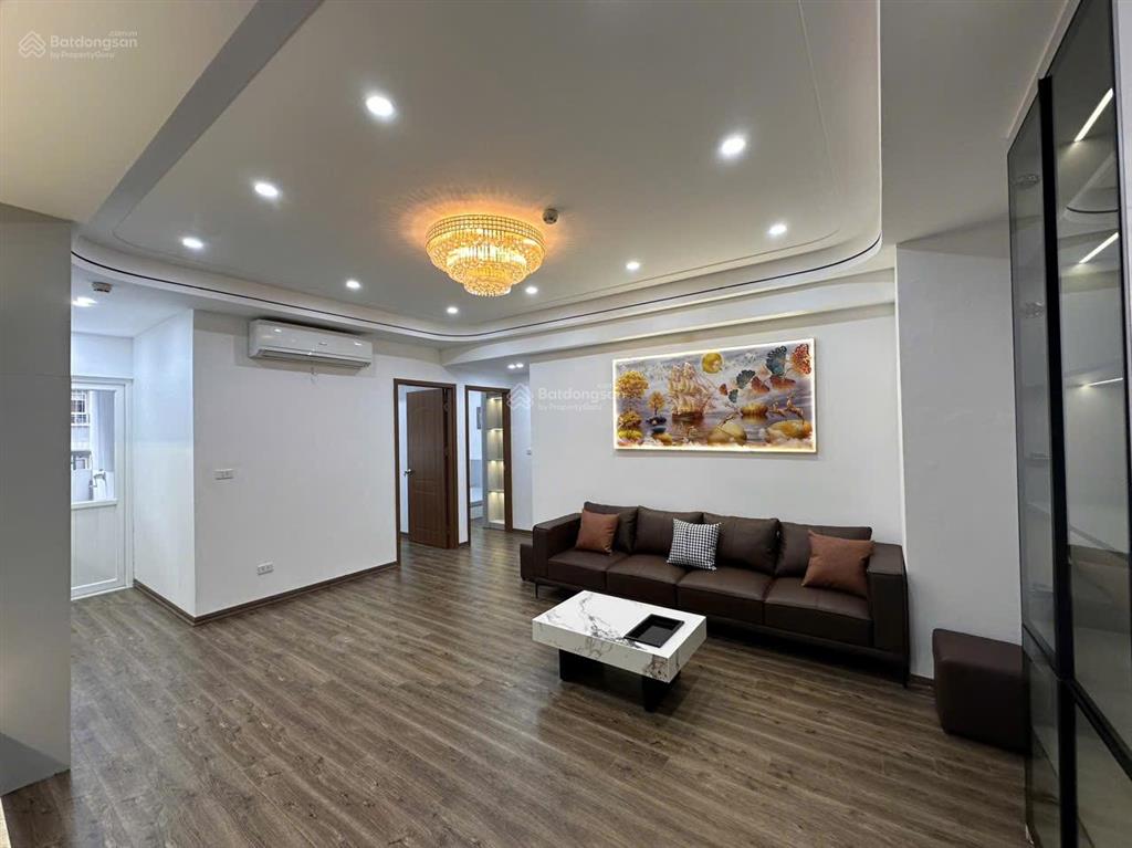 Bán căn hộ chung cư tòa nhà 30t đường nguyễn chánh, q. cầu giấy. thiết kế 2 ngủ 1 vs, giá 5,5 tỷ