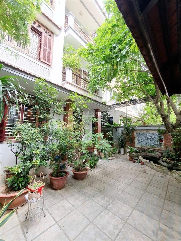 Chính chủ  cần bán gấp  biệt thự đội cấn  140m2  ngang 8.2  giá siêu tốt