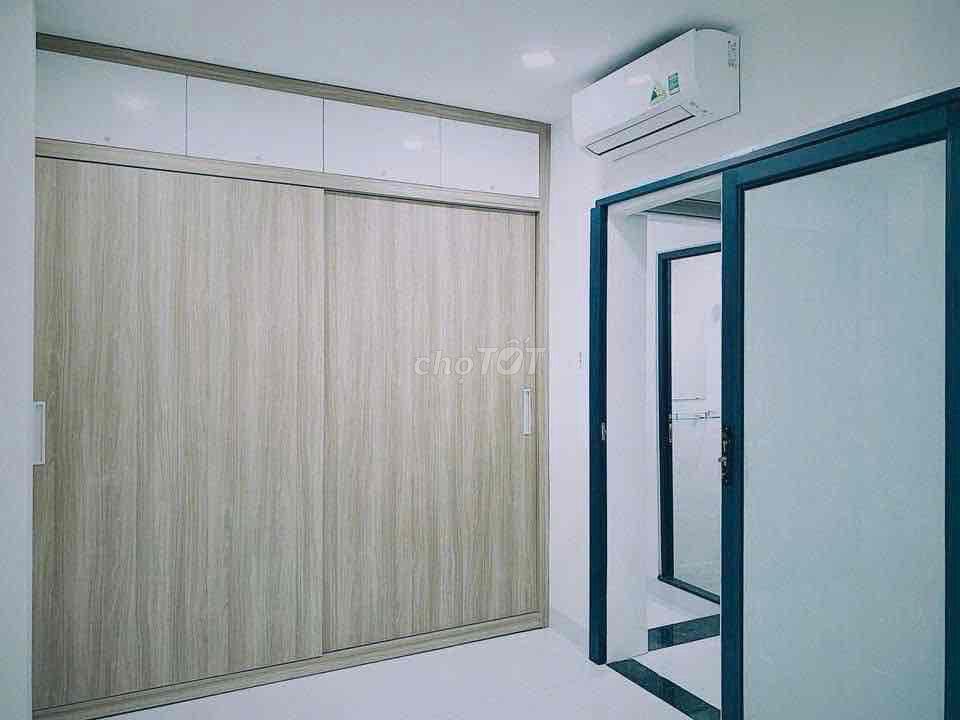 Bán căn nhà 3 mặt kiệt Phan Châu Trinh, cách đường 30m, đang cho thuê