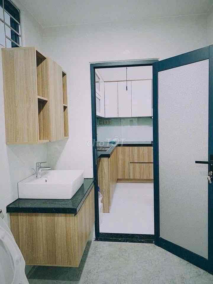 Bán căn nhà 3 mặt kiệt Phan Châu Trinh, cách đường 30m, đang cho thuê