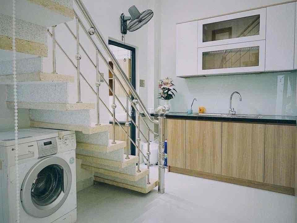 Bán căn nhà 3 mặt kiệt Phan Châu Trinh, cách đường 30m, đang cho thuê