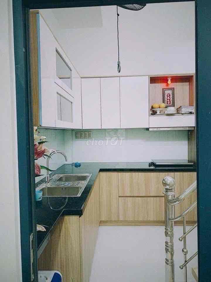 Bán căn nhà 3 mặt kiệt Phan Châu Trinh, cách đường 30m, đang cho thuê