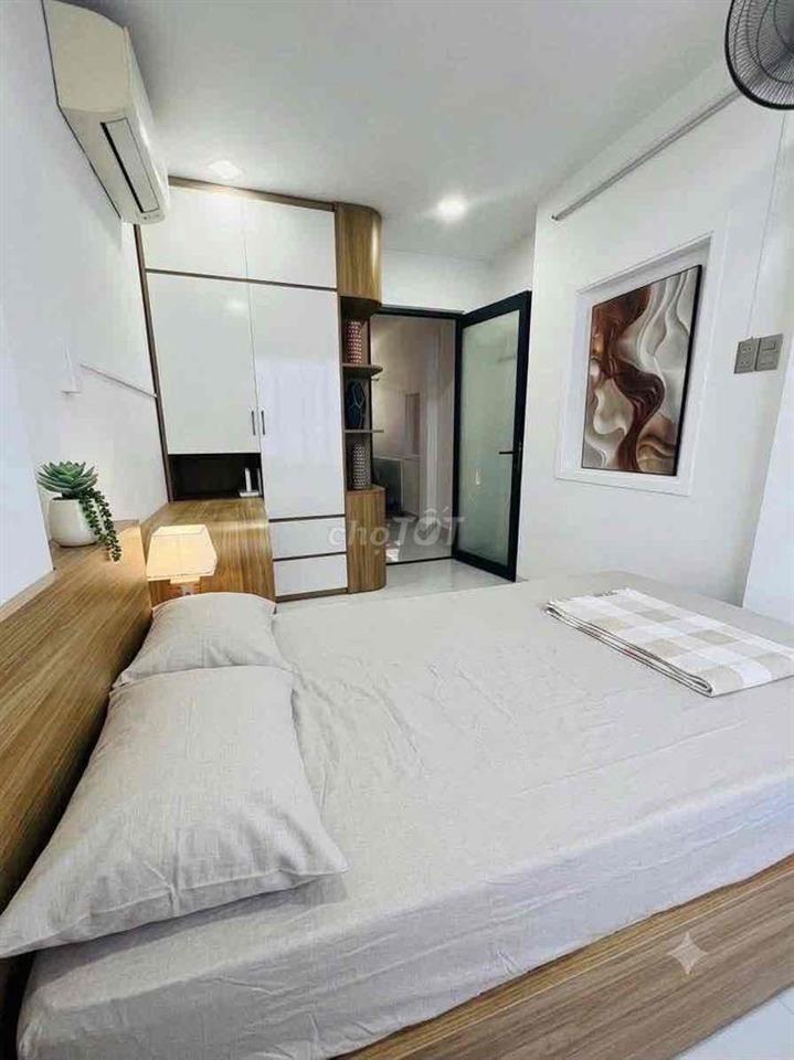 Cho thuê nhà nguyên căn 3 mặt thoáng Phan Châu Trinh, 4 ngủ 3 wc