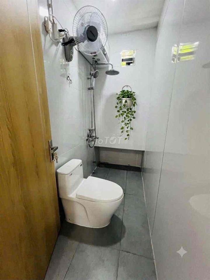 Cho thuê nhà nguyên căn 3 mặt thoáng Phan Châu Trinh, 4 ngủ 3 wc