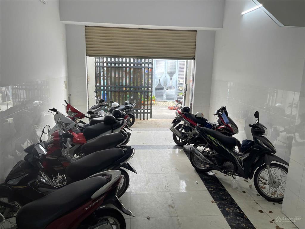 Bán nhà 1 trệt 2 lầu 8pn hẻm ô tô 210 man thiện gần chợ đêm chỉ 8,5 tỷ, đang cho thuê 21 tr/th