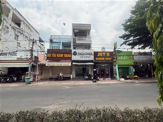 Bán nhà 1 trệt 2 lầu mặt tiền đại lộ 2 phước bình gần đỗ xuân hợp giá 17 tỷ, vị trí đẹp, sầm uất