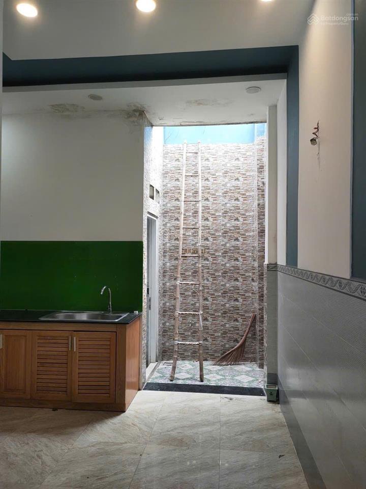 Bán nhà cấp 4 đường đại lộ 2 gần karaoke icool giá chỉ 13 tỷ. vị trí gần chợ, công viên