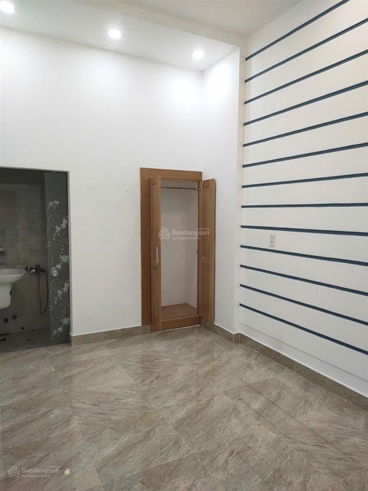 Bán nhà cấp 4 đường đại lộ 2 gần karaoke icool giá chỉ 13 tỷ. vị trí gần chợ, công viên