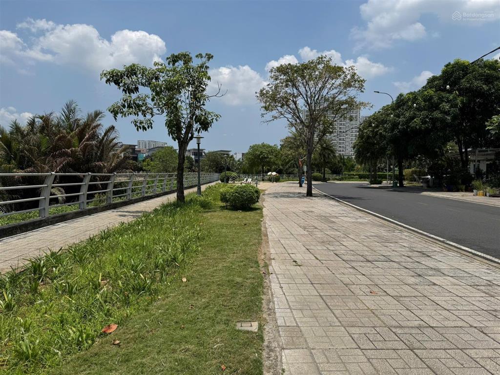 Bán nhà phố 7x22 một trệt 2 lầu view sông khu compound cao cấp rio vista q9 giá chỉ 18.1 tỷ
