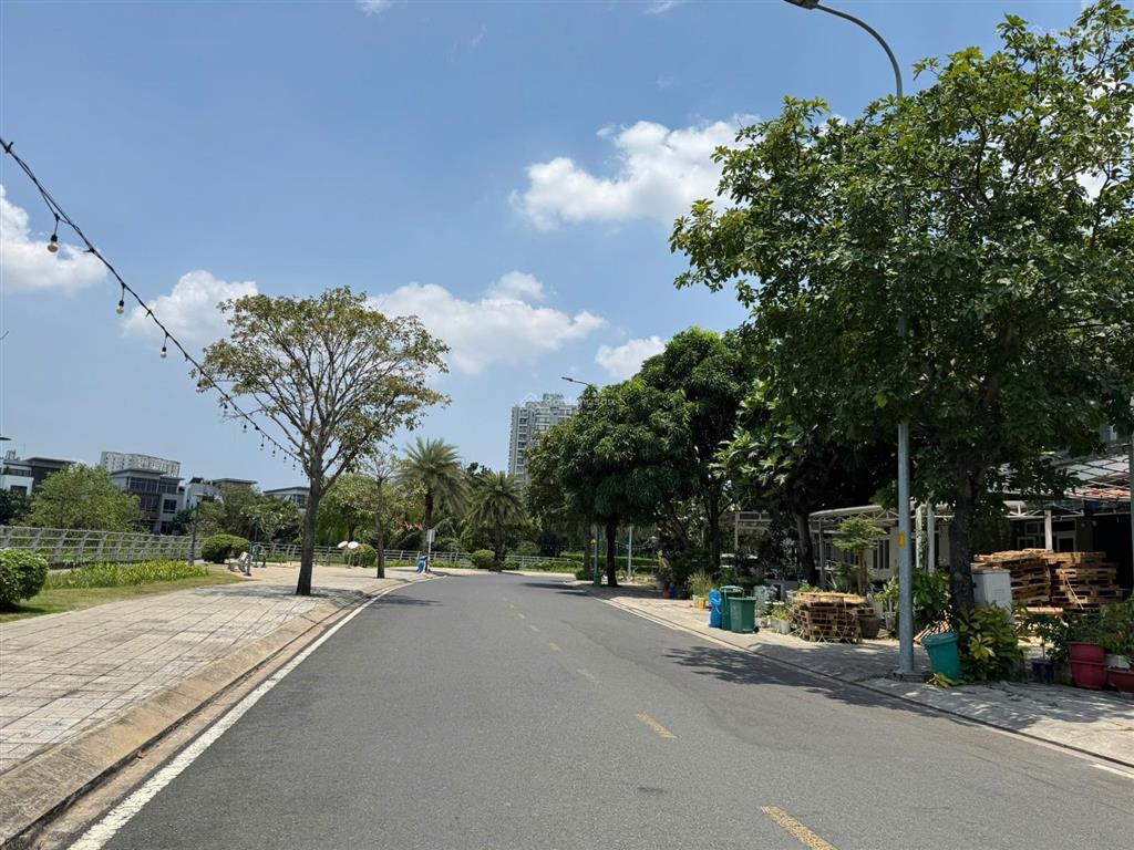 Bán nhà phố 7x22 một trệt 2 lầu view sông khu compound cao cấp rio vista q9 giá chỉ 18.1 tỷ