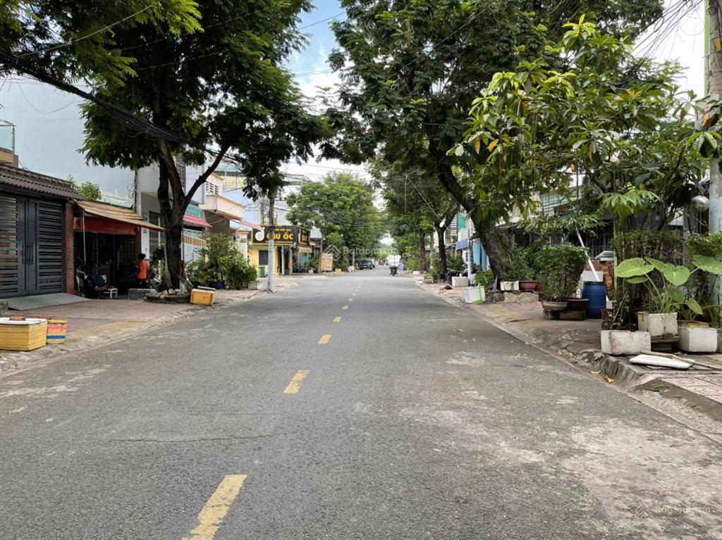 Bán nhà dt 4x22= 88m mặt tiền đường 11 phước bình gần đại lộ 3 chỉ 9,5 tỷ.  0919 451 ***