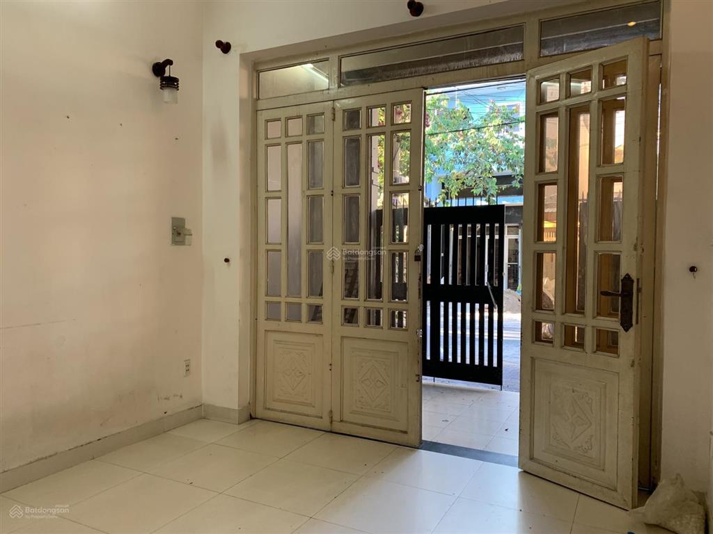 Cho thuê nhà 1 trệt 1 lầu đường 10 phước bình 3 pn, 3 wc giá tốt chỉ 12 triệu/ tháng.  0919 451 ***
