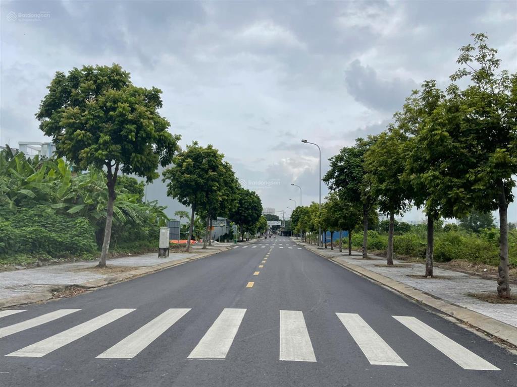 Bán nền 5x18m mặt tiền đường d3 đối diện dãy nhà biệt thự an thiên lý chỉ 8,3 tỷ.  0919 451 ***
