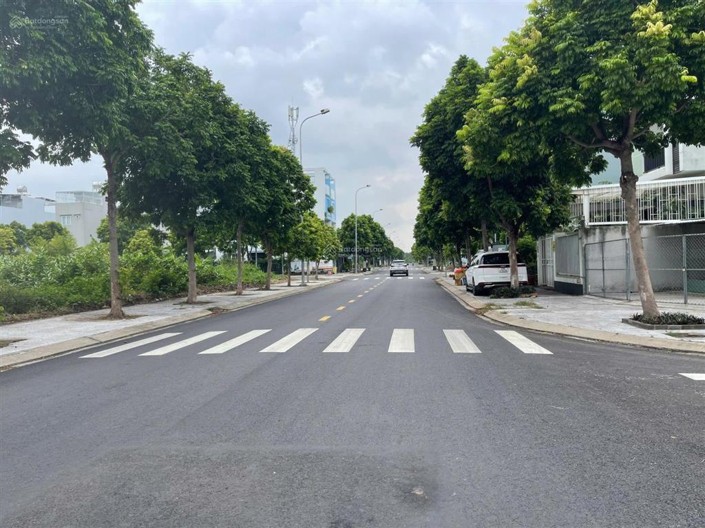Bán nền nhà phố 100m2 5x20m đẹp đường d17 an thiên lý giá đầu tư chỉ 8,4 tỷ.  0919 451 ***