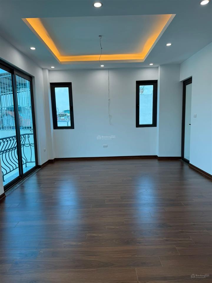 Chính chủ bán nhà 6 tầng 40m2 lô góc, thang máy, ngõ thông tại đại mỗ
