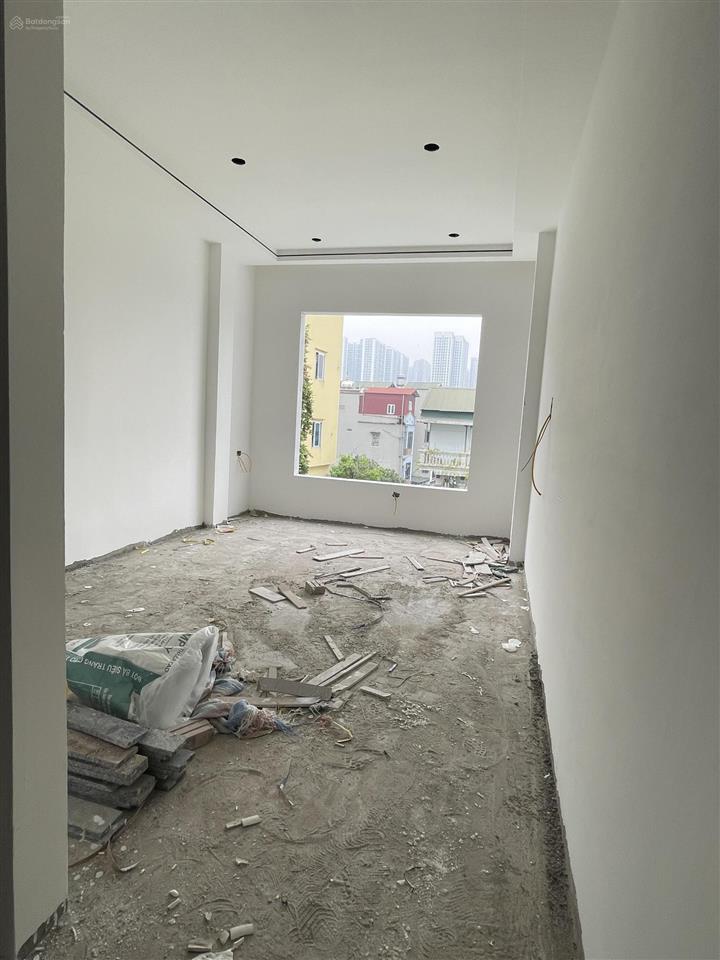 6 tầng thang máy 32m2 oto đỗ cổng tại cầu cốc, tây mỗ. giá chỉ 6,6 tỷ