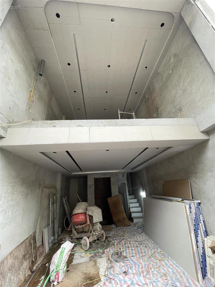 6 tầng thang máy 32m2 oto đỗ cổng tại cầu cốc, tây mỗ. giá chỉ 6,6 tỷ