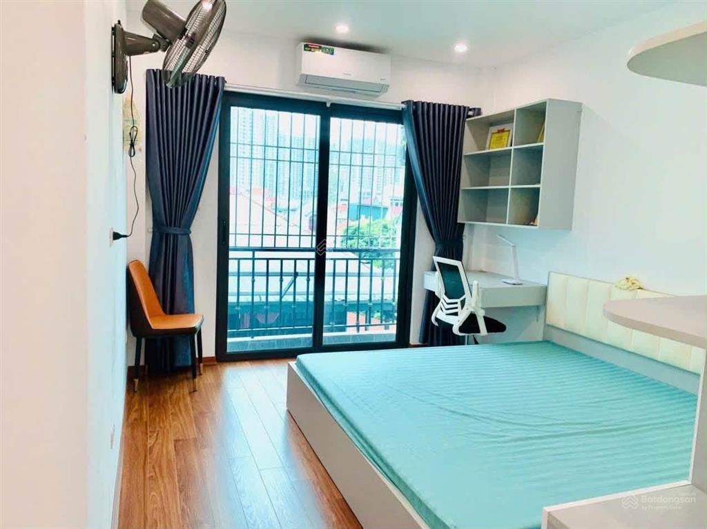 Cực rẻ 5,6 tỷ có ngay nhà 5 tầng 32m2 full nội thất  oto dừng đỗ cách 15m tại cầu cốc  tây mỗ