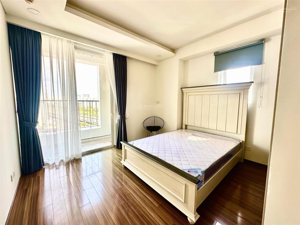 Cần bán hoặc cho thuê căn hộ 3pn + 1 kho to thảo điền pearl, đường quốc hương, thảo điền.