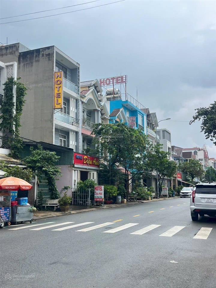 Chủ gửi bán lô đất 2 mặt tiền trước sau khu tái định cư 494, p tăng nhơn phú a quận 9