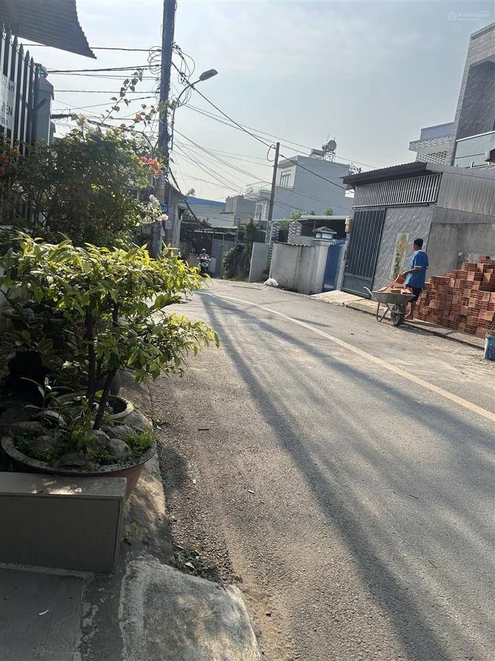 Mặt tiền số gần làng tăng phú quận 9