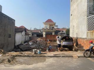 Mặt tiền số gần làng tăng phú quận 9