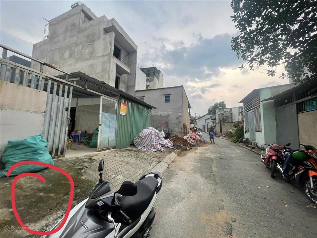 Bán đất hẻm thông đường làng tăng phú qua lã xuân oai