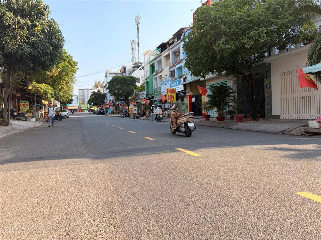 Cho thuê mặt bằng làng tăng phú quận 9