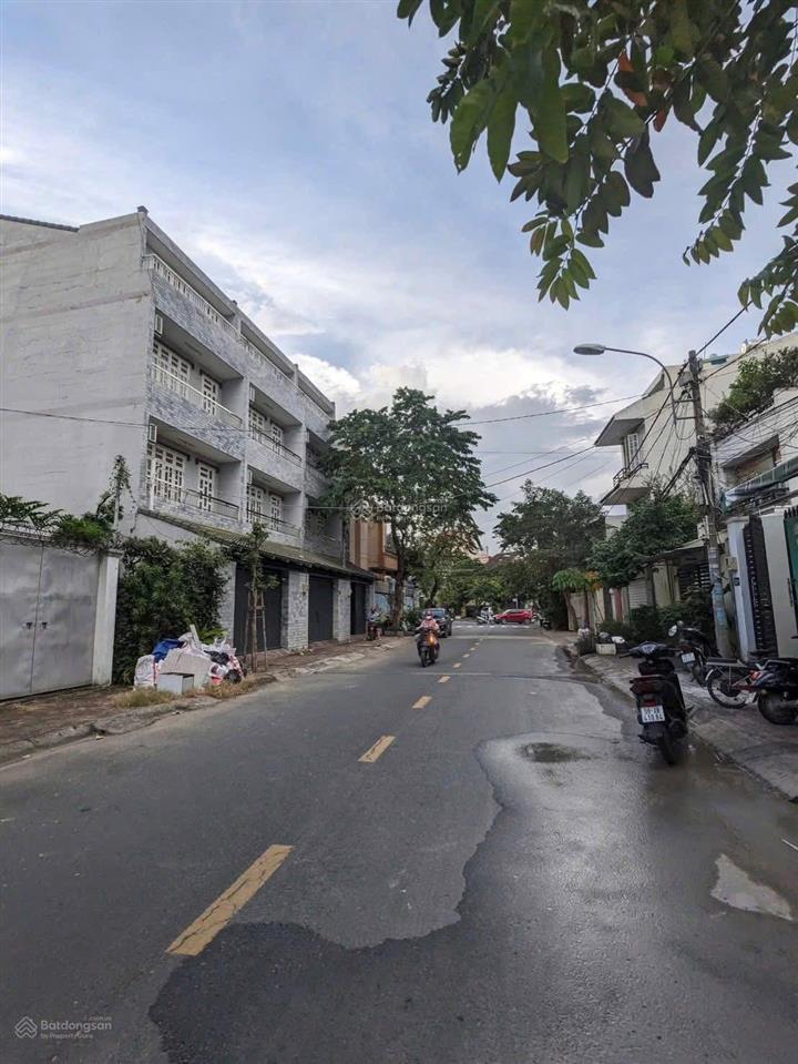 Mặt tiền đ14 làng tăng phú quận 9