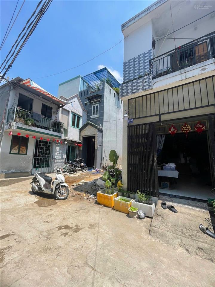 Cg bán nhanh lô đất hẻm lê văn việt gần ngã 3 long thạnh mỹ