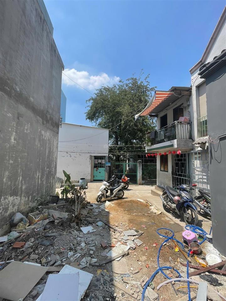 Cg bán nhanh lô đất hẻm lê văn việt gần ngã 3 long thạnh mỹ