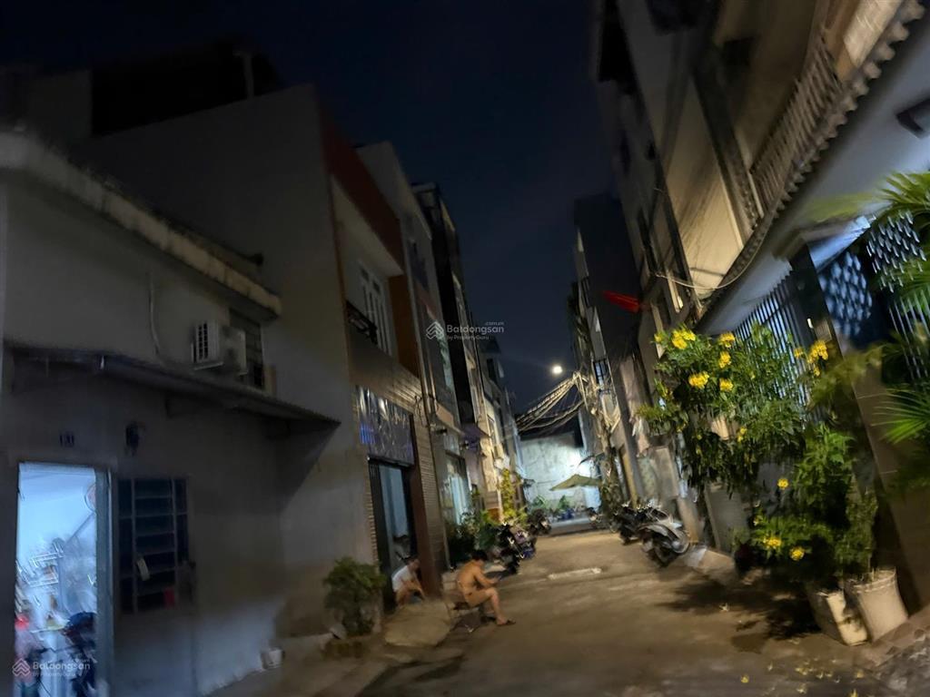 Nhà hẻm 1/ man thiện giá nét oto đậu trước nhà
