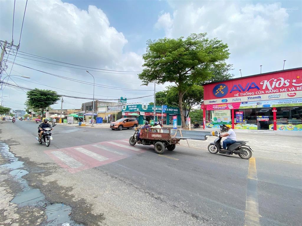 Bán nhà hẻm trung tâm lã xuân oai quận 9