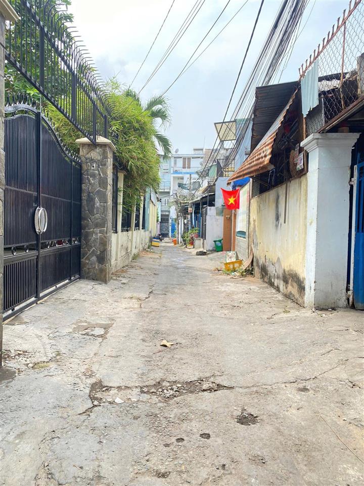 Bán nhà hẻm trung tâm lã xuân oai quận 9