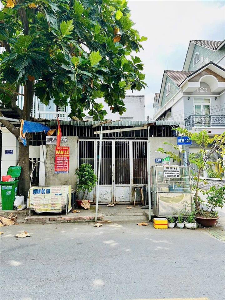 Góc 2 mặt tiền 160 p tăng a q9