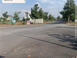 Bán gấp lô liền kề góc diện tích 208m2, đường chính 32m trục chính nối từ tl25b qua ql51