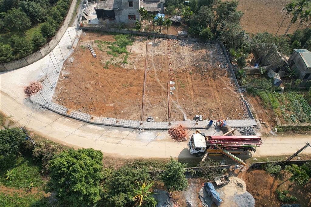 Cạnh an phú, mỹ đức, hà nội, cách đường mòn hcm 100m chỉ 1 lô đất duy nhất giá hơn 700tr cạnh kcn