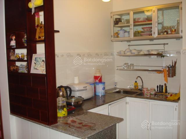Bán căn hộ 2 phòng ngủ, nội thất cơ bản, 1wc, nhà hướng tây