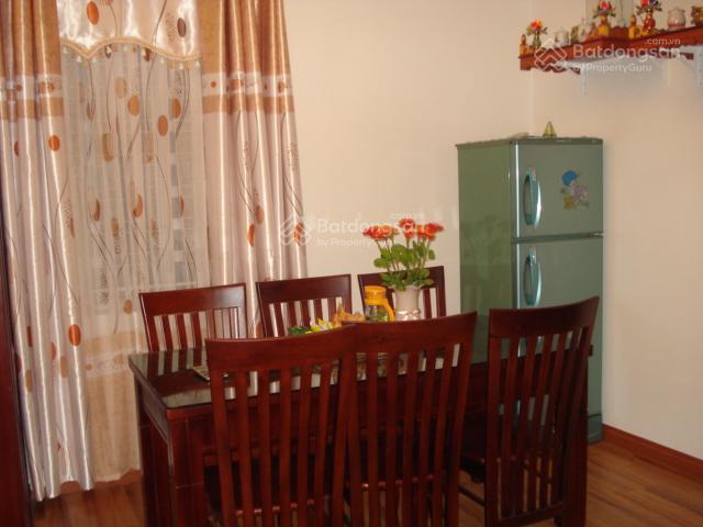 Bán căn hộ 2 phòng ngủ, nội thất cơ bản, 1wc, nhà hướng tây