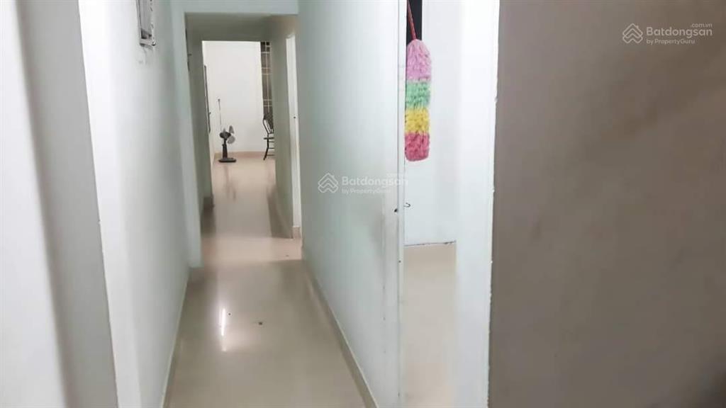 Bán nhà riêng 3 phòng ngủ, nhà trống, gần chợ, ngay trung tâm thành phố nha trang