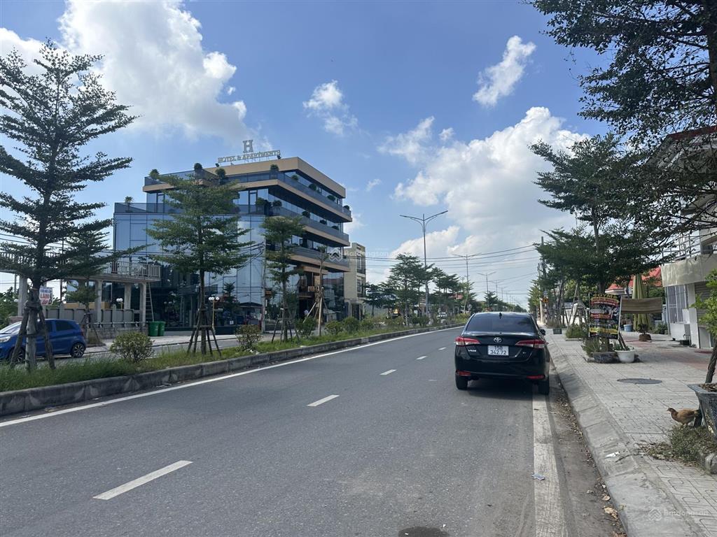 Mặt đường trục chính hải phong vinhomes dương kinh đường to giá cần bán