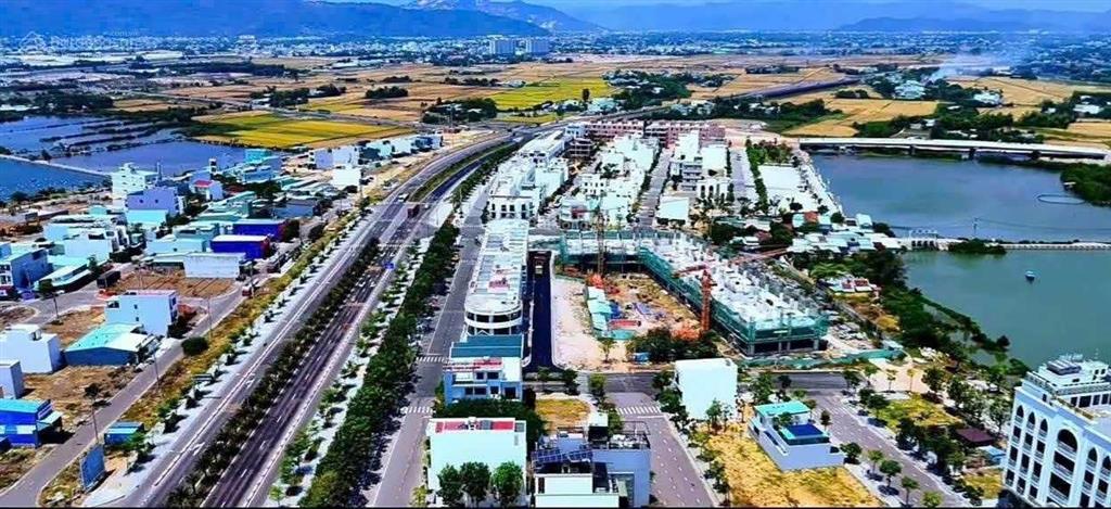 Bán đất vip lô góc khu b1 an phú thịnh đối diện fpt quy nhơn dt920m2