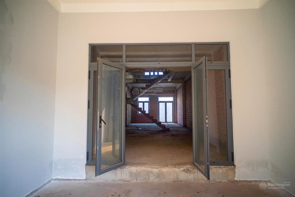 Bán sỉ 5 căn nhà liền kề đường thanh niên, cơ hội đầu tư hiếm có tổng diện tích 493.2m2