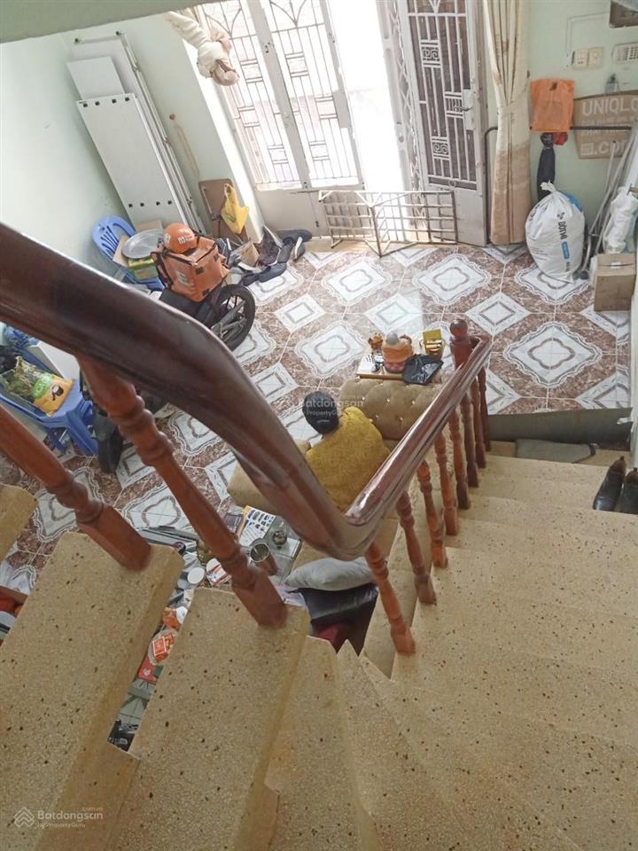 Nhà 3 tầng yên tĩnh gần chợ phú nhuận, trường các cấp dọn vào ở ngay, 2pn 2wc, 14tr/tháng